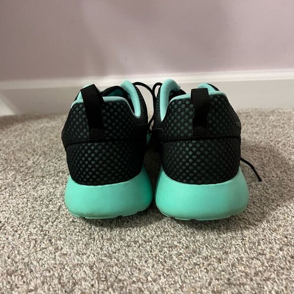 Nike Men’s Roshe Run Premium Green Glow Sneakers - Picture 3 of 7
